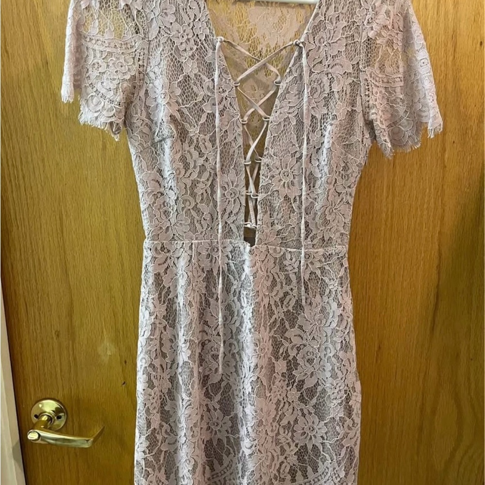 Elegant Lace Dress in Soft Light Lavender